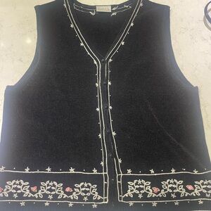 Vintage Koret Black vest with White embroidered accents